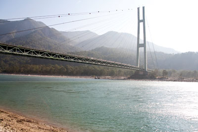 Brug over de Karnalli